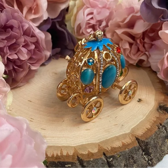 Cinderella’s Royal Blue & Gold Crystal Carriage Keychain - Picture 4 of 11